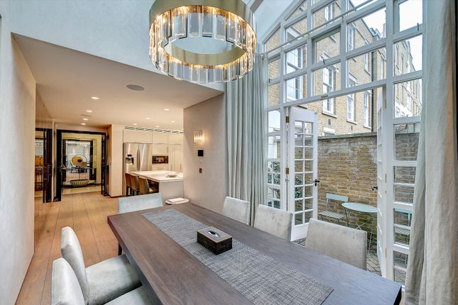 4, Lindsay Square, London photo 3