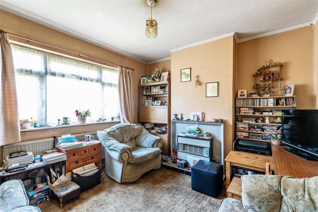 15, Johnsdale, Oxted photo 3