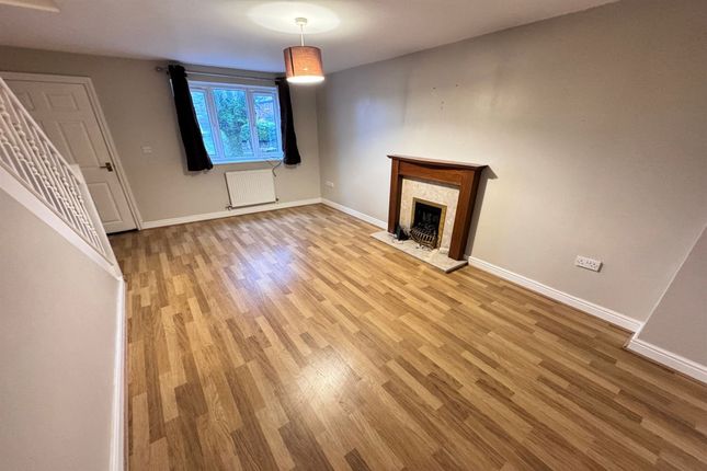 12 Burlow Road, Buxton photo 3
