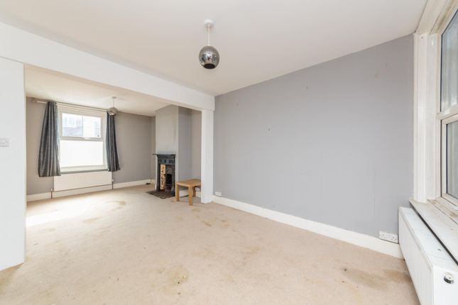 53, Alexandra Road, Uckfield photo 4