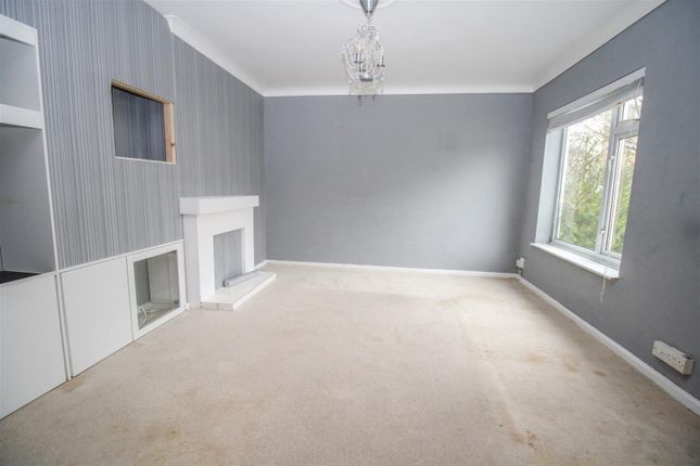 38, Broomfield, Harlow photo 4