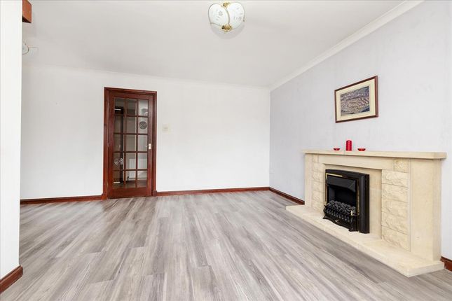 15 Redwood Grove, Newtongrange photo 3
