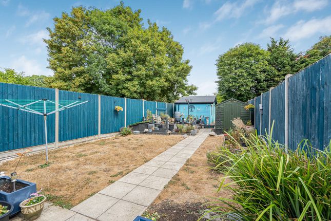 163, Pooley Green Road, Surrey photo 3