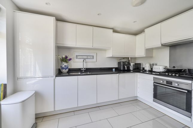 10, Montague Mews, Surrey photo 4