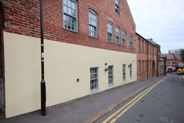 Flat to rent in White Croft Works, Sheffield