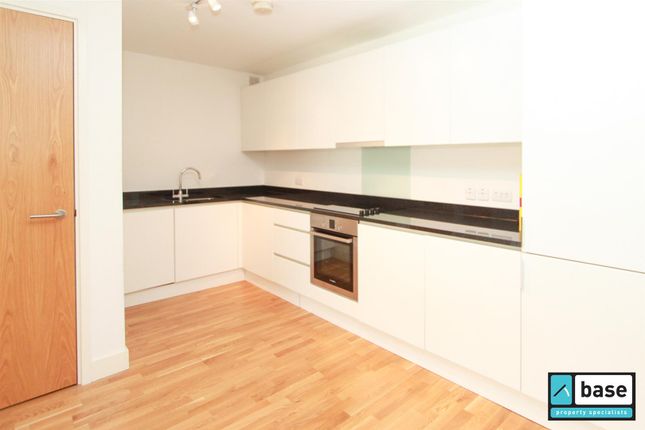 Thumbnail Flat to rent in Adelaide Wharf, Queensbridge Road, Haggerston