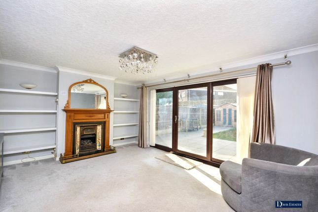 439 Brentwood Road, Romford photo 2