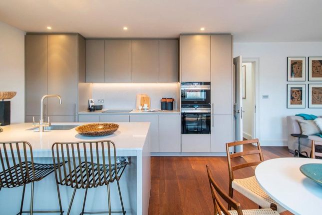 Flat for sale in Devonshire Place, Marylebone, London