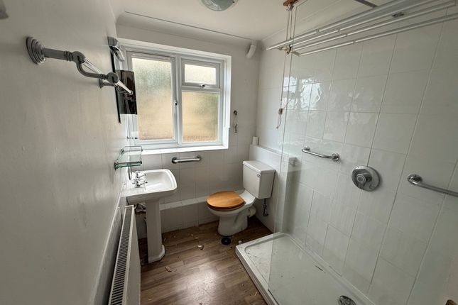 Flat 1, Stanhope Lodge, Stanhope Drive, Cowes photo 4