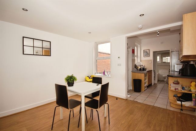 203, Humber Avenue, Coventry photo 3