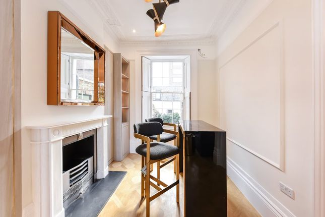 Terraced house to rent in Albion Street, London
