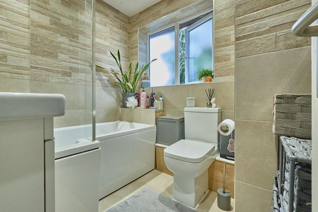 Willow Close, Burbage photo 3