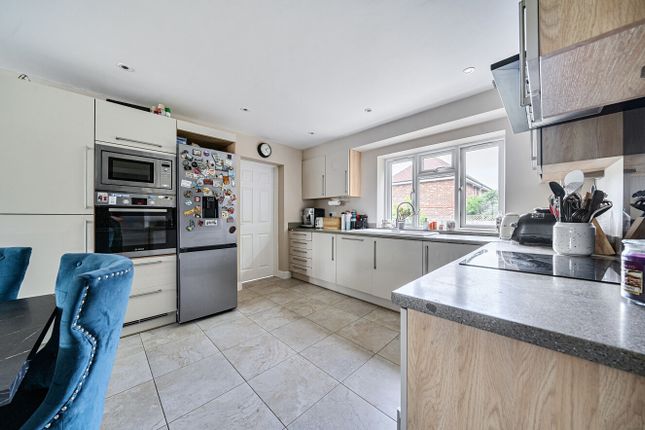 72, Oatlands Road, Reading photo 4