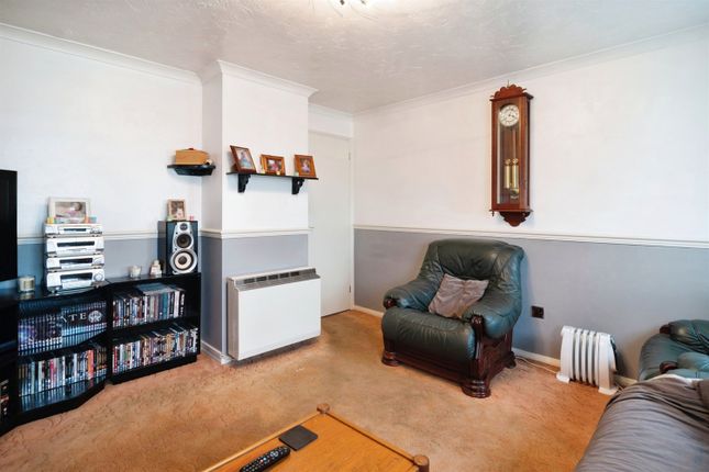 Flat for sale in St. Margarets Avenue, Stanford-Le-Hope