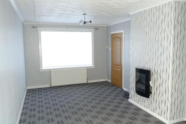 104, Burns Avenue, Bathgate photo 3