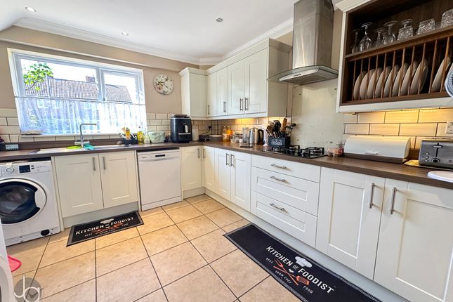 4, Willett Road, Colchester photo 4