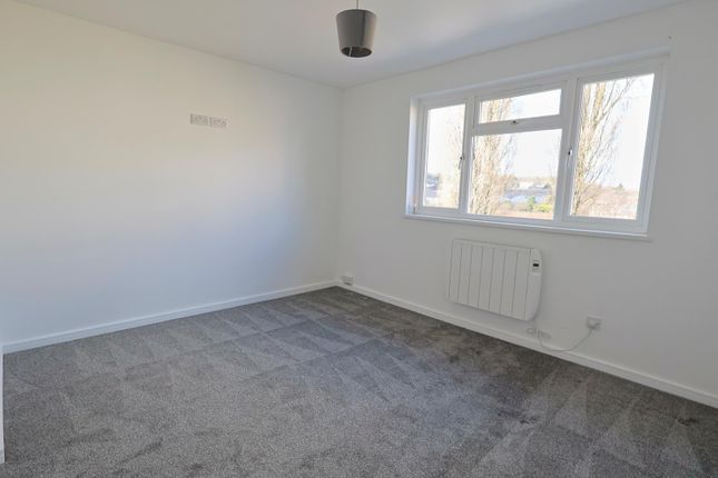 24b, Hayton Green, Coventry photo 4