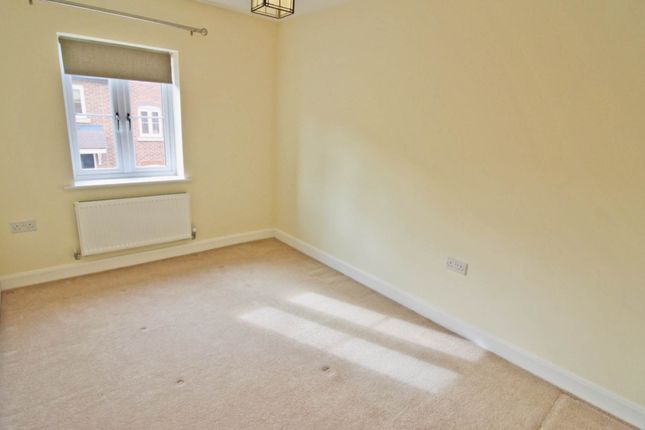 8, Lisa Head Avenue, Didcot photo 4