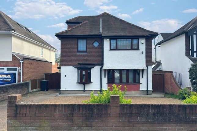 Detached house to rent in Grange Crescent, Chigwell, Essex