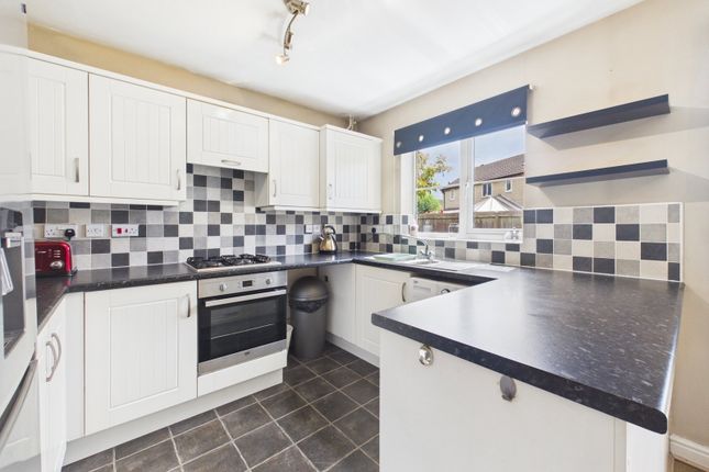 64, Buzzard Road, Calne photo 2