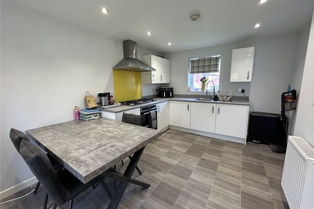 62, Booth Crescent, Telford photo 2
