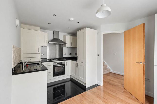 Sassoon Drive, Royston photo 2