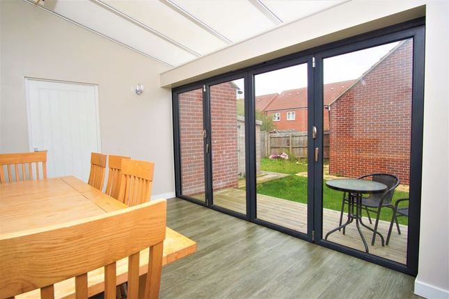 14, Hunters Way, Gloucester photo 5