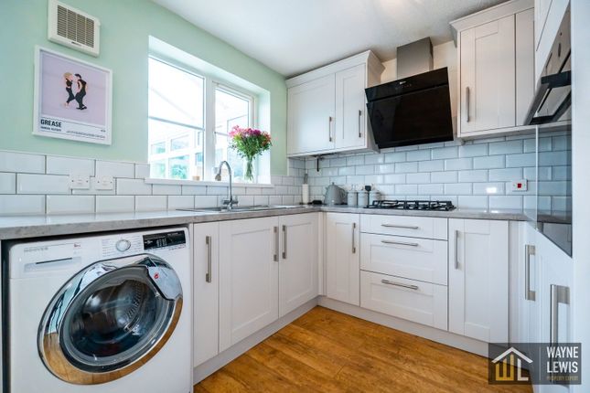 16, Blaen Ifor, Caerphilly photo 4