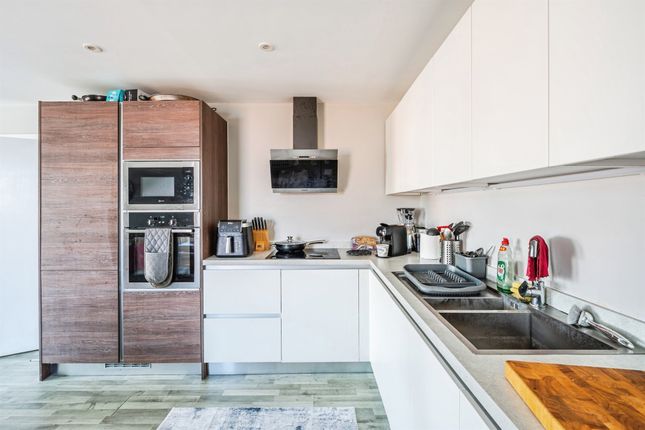 Flat 3, 40, Sutton Drove, SEAFORD photo 2
