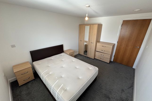 14 Westgate Central, Westgate, Wakefield photo 3