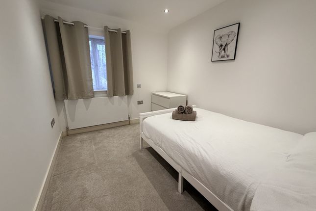 Flat 3 Flat 3,, 540 Uxbridge Road, Pinner photo 4