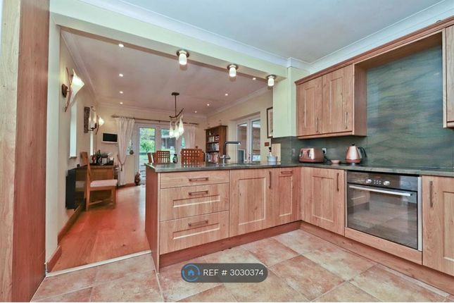 Burford Close, Ickenham, Uxbridge photo 4