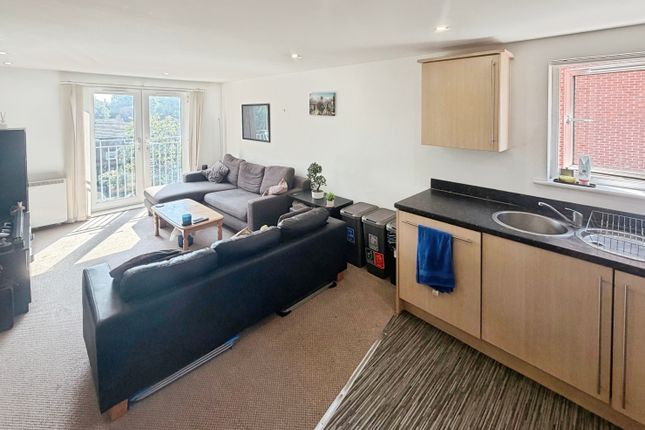 14, Platt House, Elmira Way, Salford photo 3