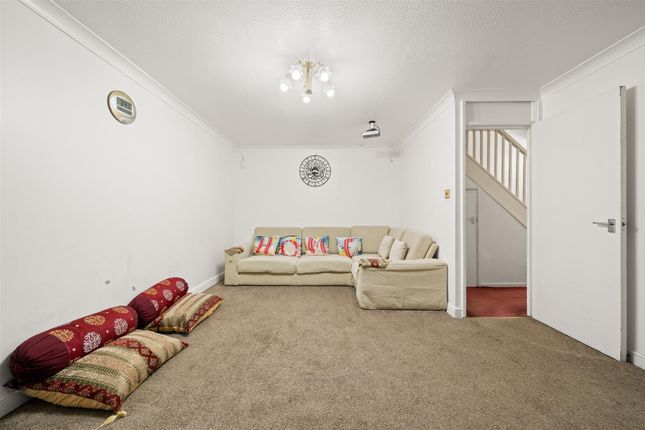 14, Belgrave Road, Hounslow photo 3