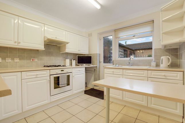 1 High Croft Close, Nottingham photo 4
