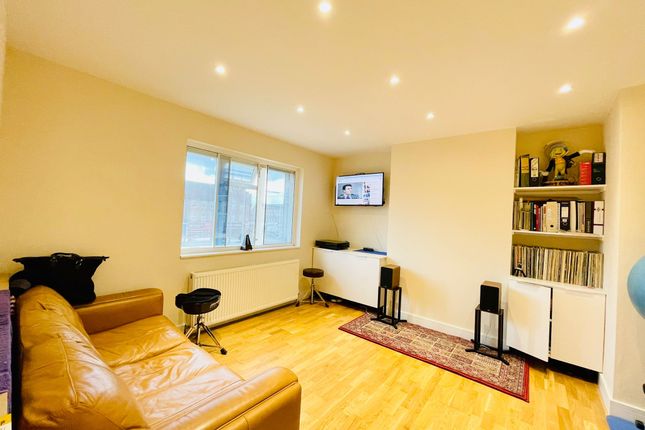 Thumbnail Flat for sale in Northway Court, London, United Kingdom