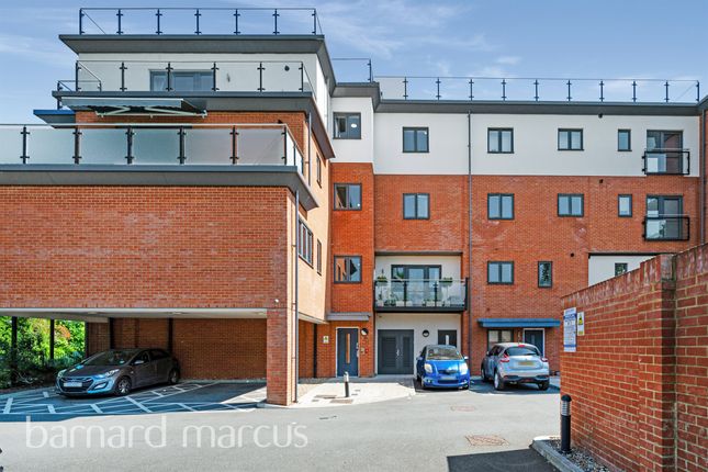 Thumbnail Flat for sale in Park Road, Feltham