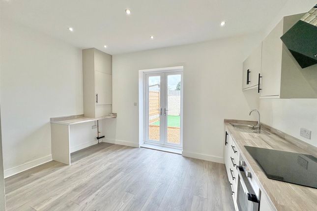 27, Oak Street, Tyldesley photo 3