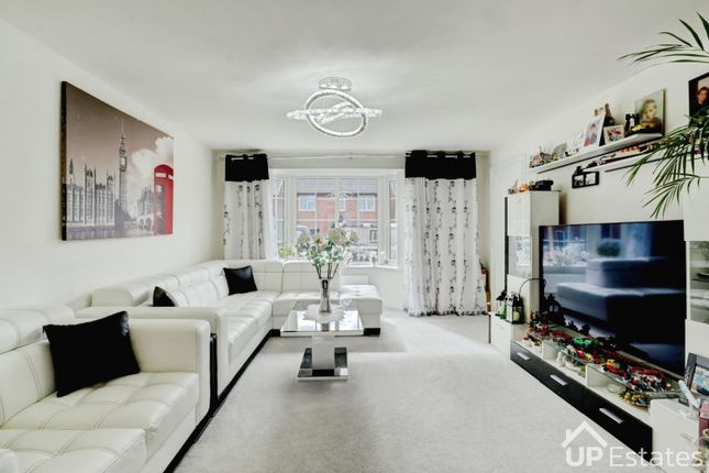 21, Skelhorn Avenue, Rugby photo 4