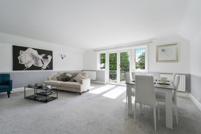 6 Wonford House, Heath Drive, Walton On The Hill photo 3
