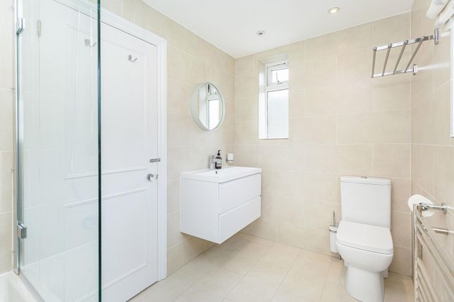 76 Fulham Park Gardens, London photo 4