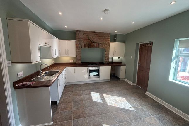 24, Victoria Avenue, North Yorkshire photo 2