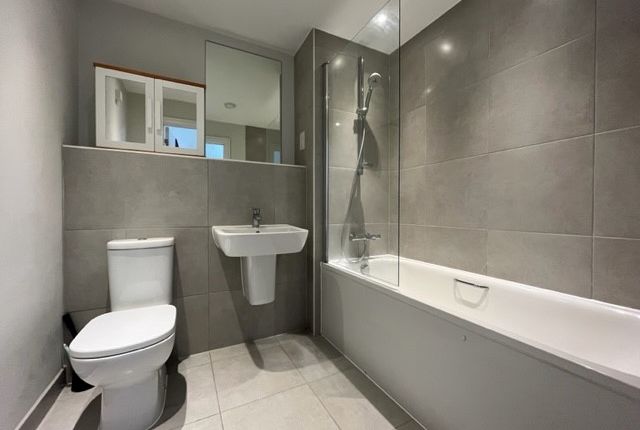 20 Foundry House, West Green Drive, CRAWLEY photo 3