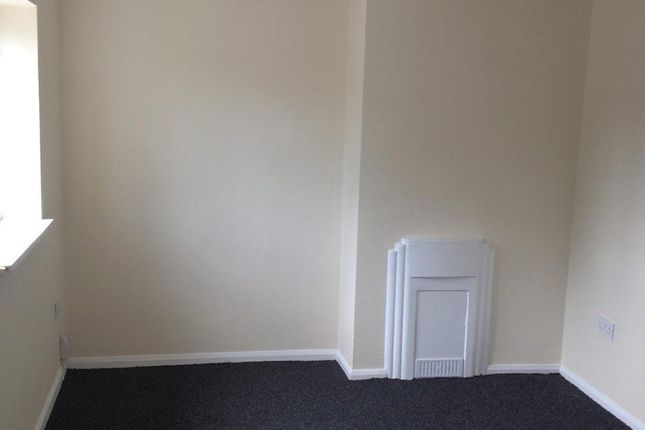 Thumbnail Flat to rent in Clayton Road, Clayton, Newcastle-Under-Lyme