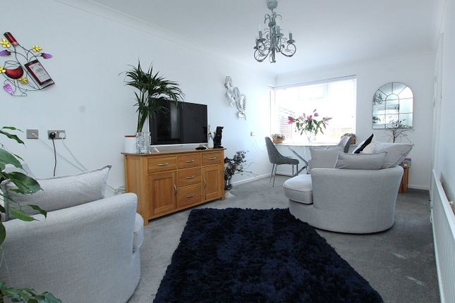 Flat 31 Buckingham Court, 12 Mount Pleasant Road, Poole photo 3
