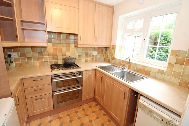 1 Stagbury House, Outwood Lane, Coulsdon photo 4