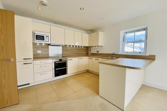 Thumbnail Flat for sale in Westmount Close, Worcester Park