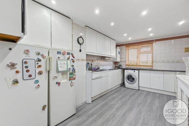 270, Limes Avenue, Chigwell photo 4