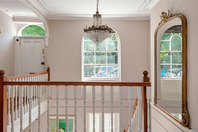 41, Gibson Square, London photo 3
