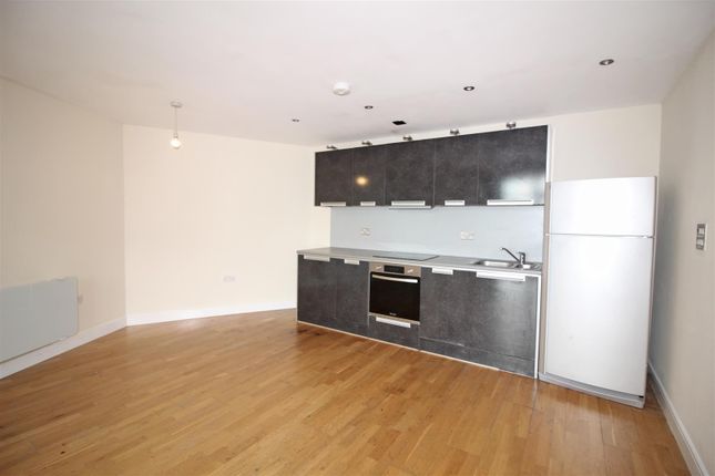 Thumbnail Flat to rent in Altolusso, Bute Terrace, Cardiff